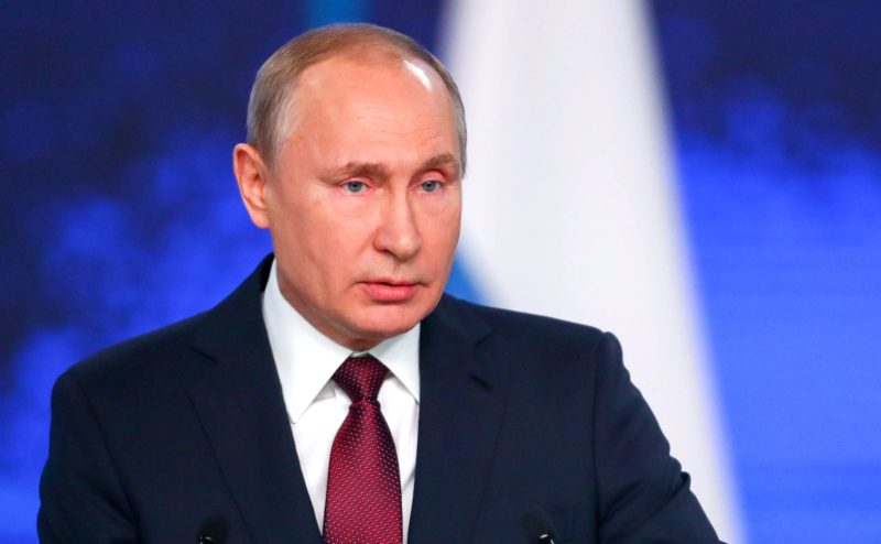 Путин поручил правительству в 2019 году утвердить высокие стандарты «Бережливых поликлиник»