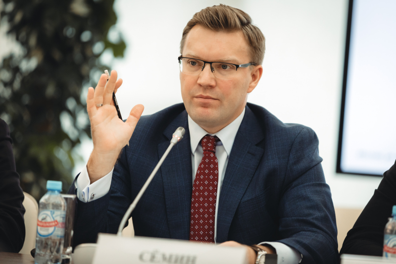 Руководитель проекта ОНФ «Профстажировки 2.0», модератор дискуссии Илья Семин