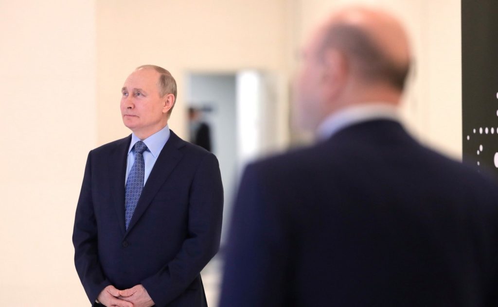 Владимир Путин в Координационном центре Правительства Российской Федерации