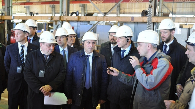 Антон Силуанов во время посещения предприятия АО «Сибнефтемаш» в Тюмени