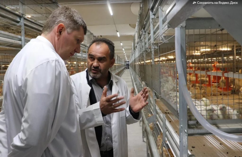 Министр экономического развития посетил улучшенную с помощью нацпроекта Сахалинскую птицефабрику