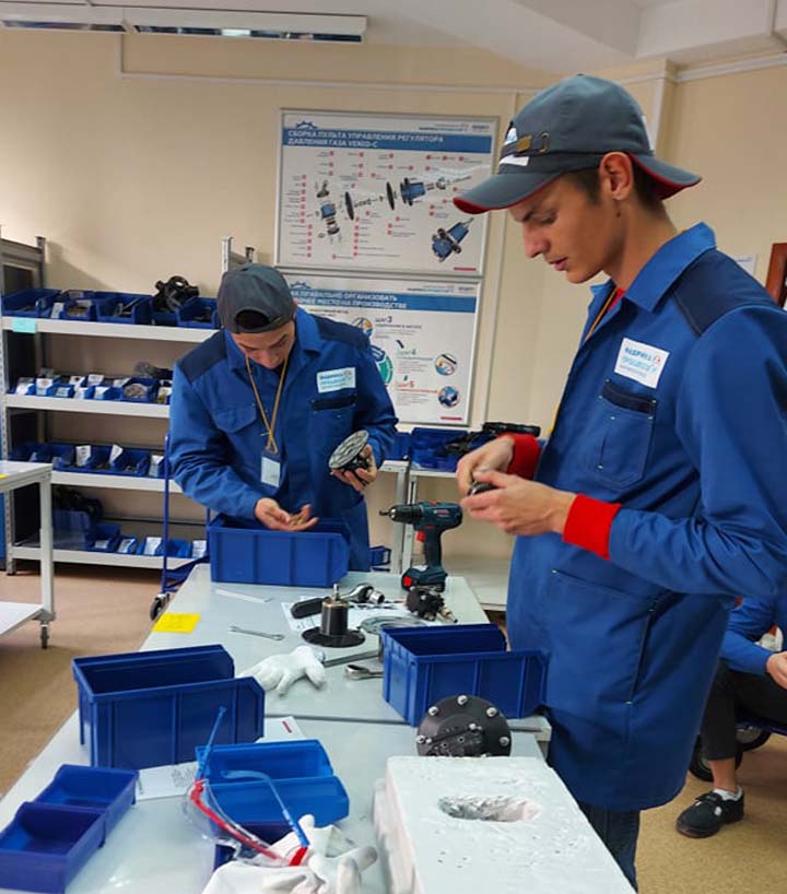 Студенты учатся применять инструменты бережливого производства на Фабрике процессов Калужской области