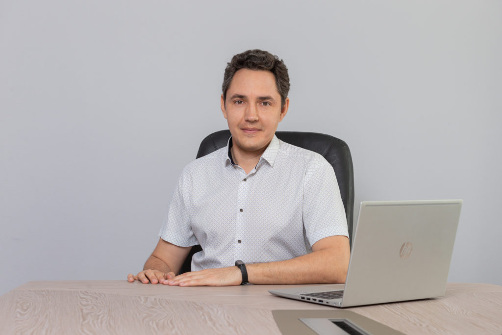 Главный редактор и учредитель сетевого издания "Алгоритм - производительность труда" Александр Вагенлейтер
