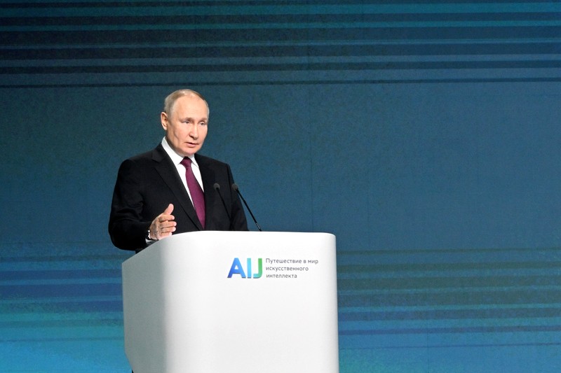 Путин предложил «расширить мандат» ФЦК в части внедрения искусственного интеллекта и современных систем управления в экономике и социальной сфере