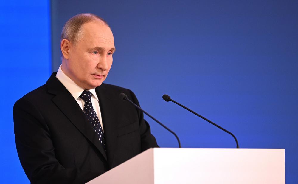 Владимир Путин: надо завозить рабочую силу из-за границы или повышать производительность труда