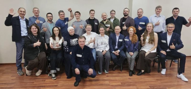 Участники юбилейной встречи клуба «Линтузиасты»